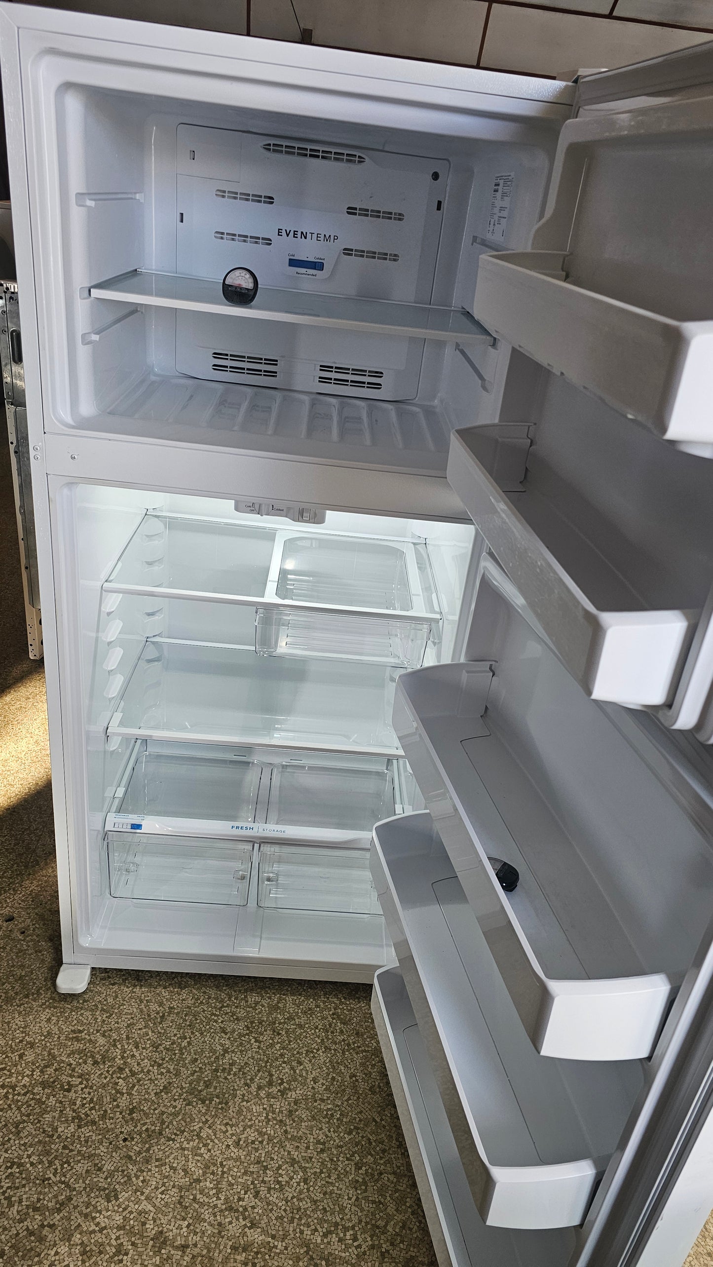 Frigidaire refrigerator- white SKU#1625
