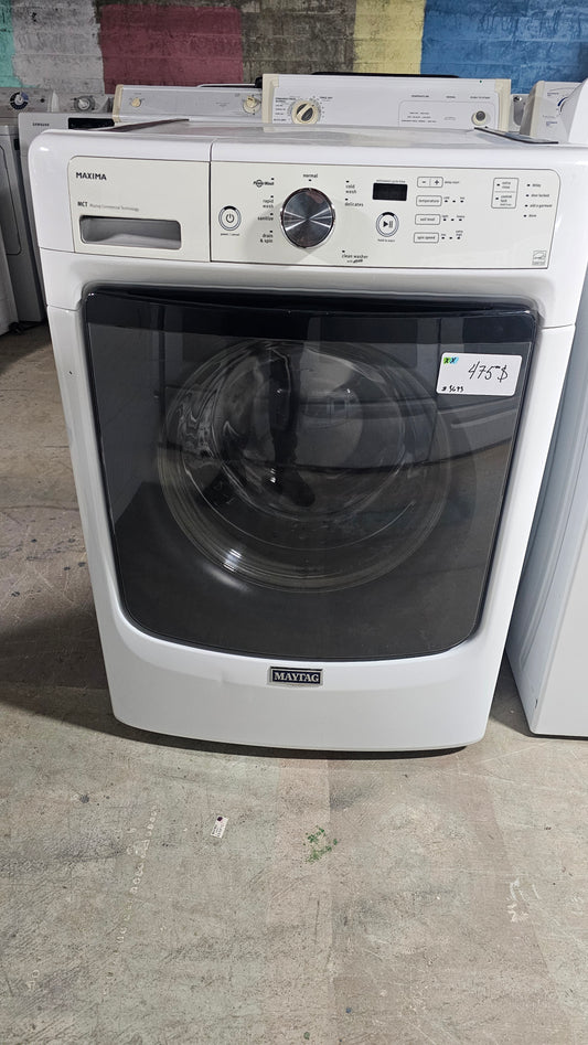 Laveuse Maytag à chargement frontal - SKU#3673 blanche