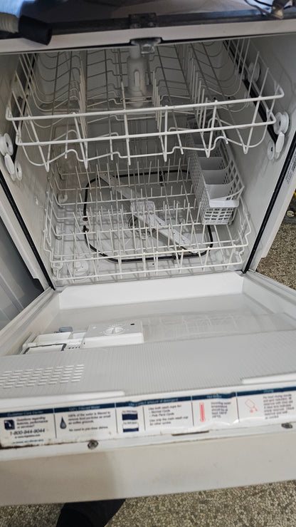Frigidaire – Dishwasher – white – Used