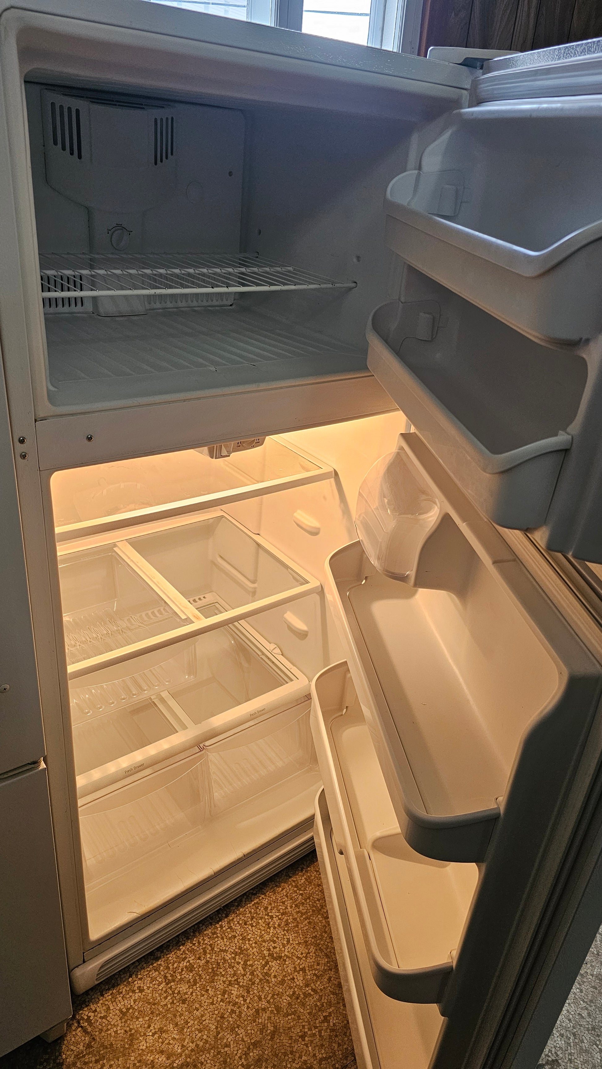 Réfrigérateur de marque TBD