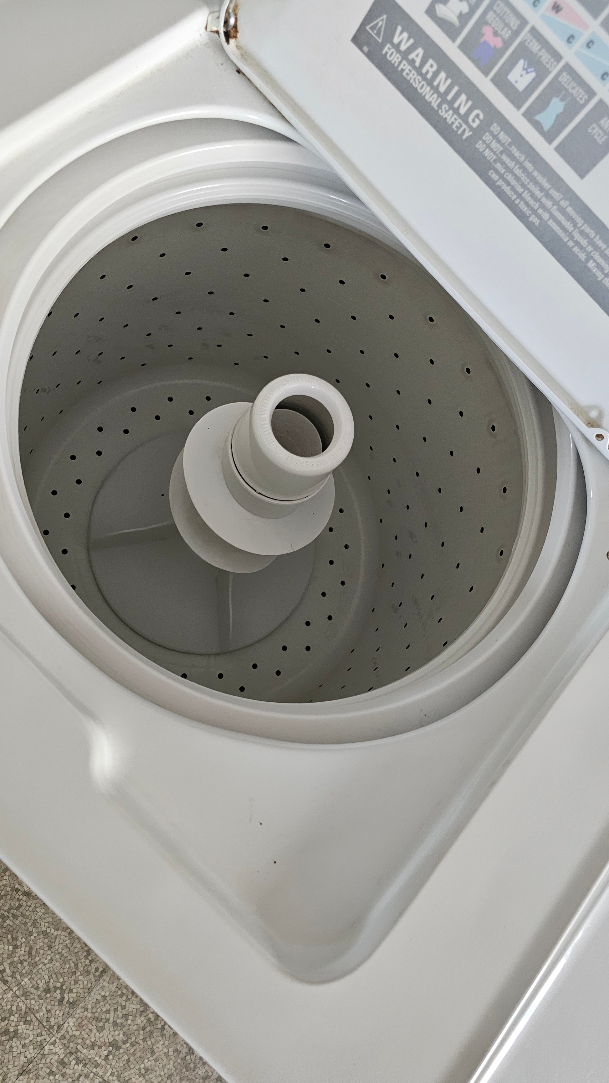 Laveuse à chargement par le dessus de marque à déterminer