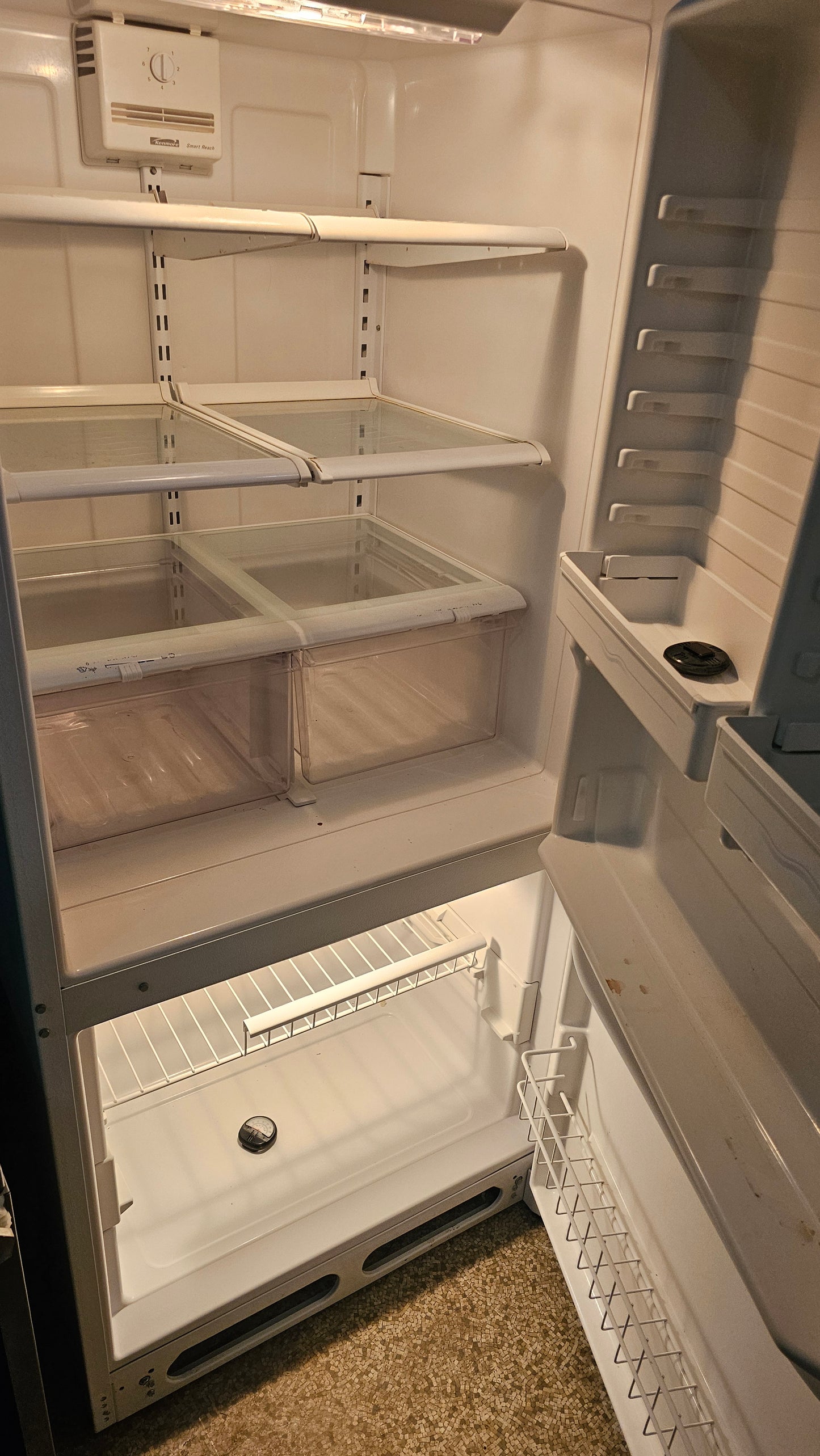 Réfrigérateur de marque TBD