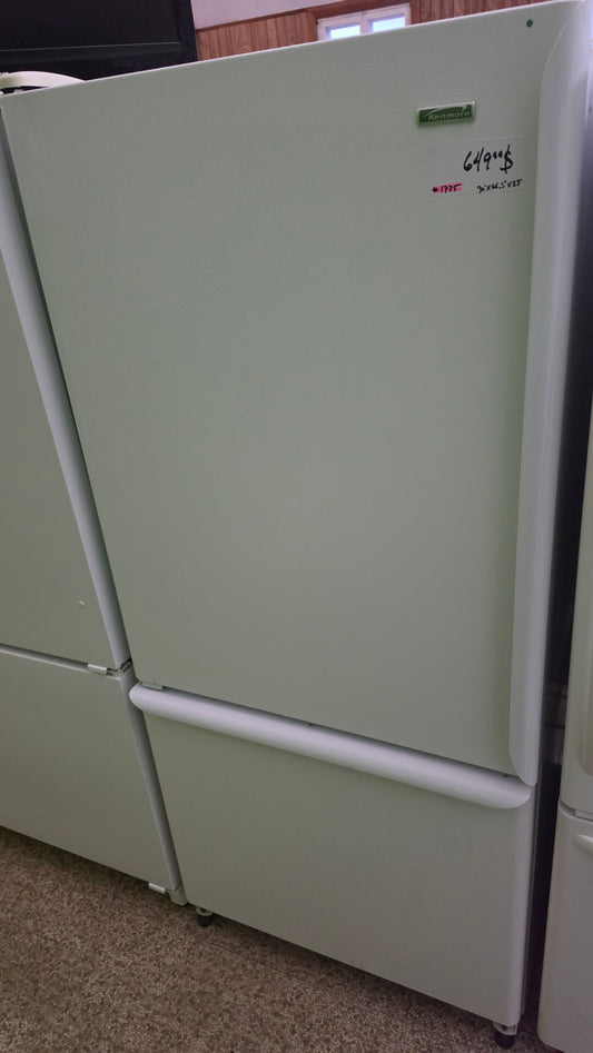 Kenmore refrigerator 30"X66.5"X27 - White SKU#1735